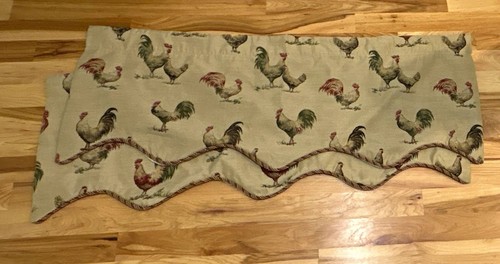 Vintage rooster scalloped rod - rooster,